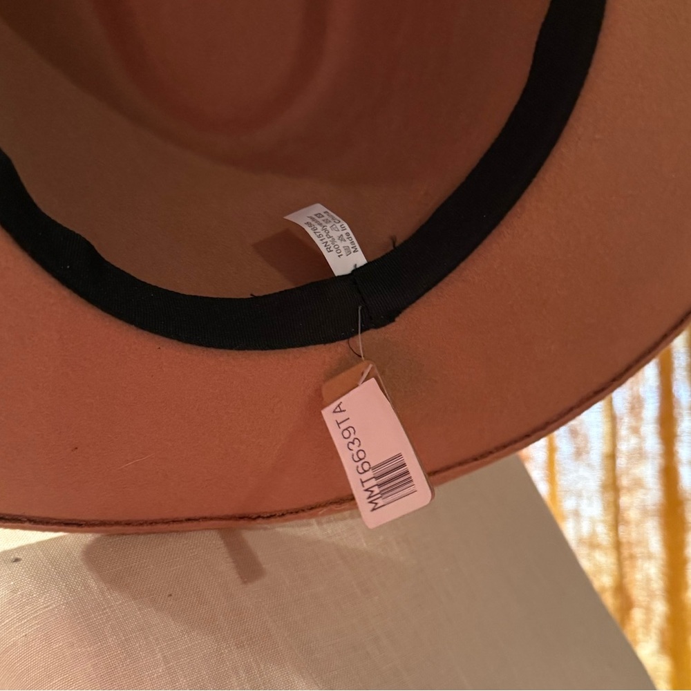 Tan Hat - Picture 3 of 8